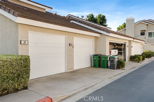 36 Greenmoor, Irvine CA: https://media.crmls.org/medias/1292a3d2-5e5d-41a8-862a-84130ecd865b.jpg