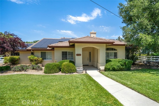 1730 Sandalwood Lane, Templeton CA: https://media.crmls.org/medias/1292f7a8-56e3-48b9-91d6-97bda26eb78f.jpg