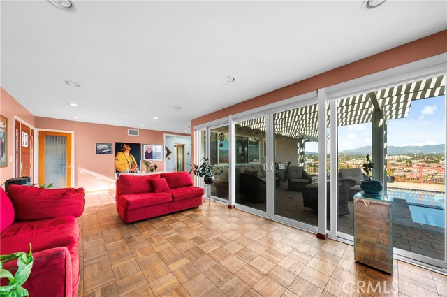 Detail Gallery Image 8 of 28 For 617 S Bradshawe Ave, Monterey Park,  CA 91754 - 2 Beds | 1 Baths