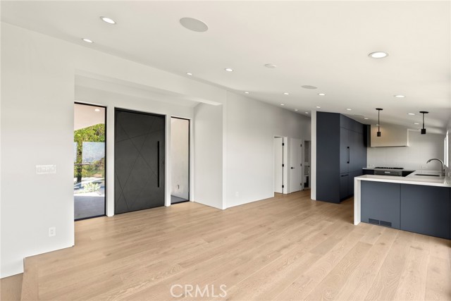 Detail Gallery Image 9 of 35 For 9336 Lloydcrest Dr, Beverly Hills,  CA 90210 - 3 Beds | 2 Baths