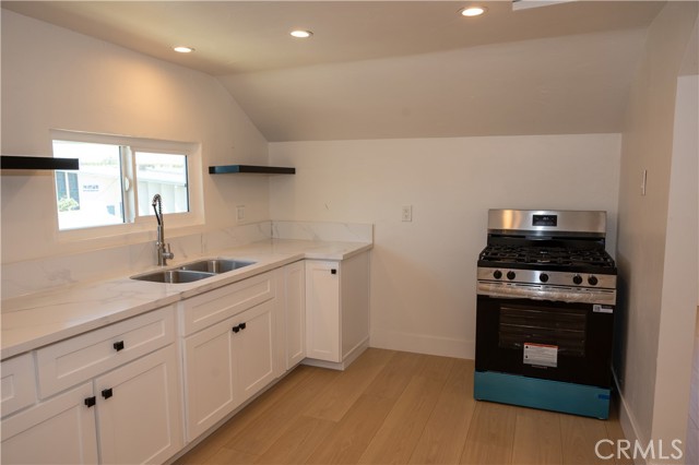 17221 Clark Avenue, Bellflower CA: https://media.crmls.org/medias/1294dfe1-9db6-43f1-9c81-cc35003b27a0.jpg