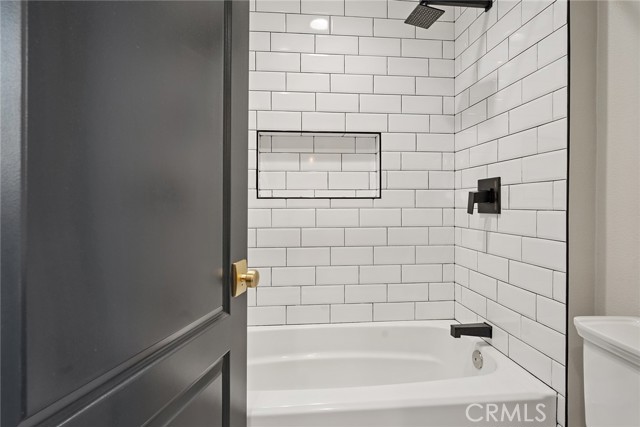 Detail Gallery Image 23 of 37 For 5179 Knollwood Way, Woodland Hills,  CA 91364 - 4 Beds | 3 Baths