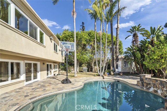 Detail Gallery Image 26 of 32 For 2412 Jupiter, Los Angeles,  CA 90046 - 6 Beds | 5 Baths