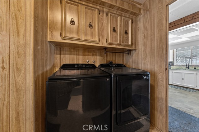 575 S Lyon, Hemet CA: https://media.crmls.org/medias/1295e846-ca9f-4647-b615-de0ee6f3298e.jpg