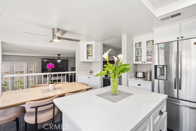 Detail Gallery Image 12 of 47 For 21532 Camino Papal, Lake Forest,  CA 92630 - 5 Beds | 3/1 Baths