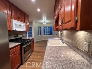 3745 Countryside Lane, Long Beach CA: https://media.crmls.org/medias/12966528-2bea-4004-9c2b-5eeff21011a5.jpg