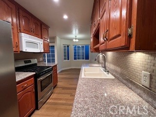https://media.crmls.org/medias/12966528-2bea-4004-9c2b-5eeff21011a5.jpg?preset=X-Large