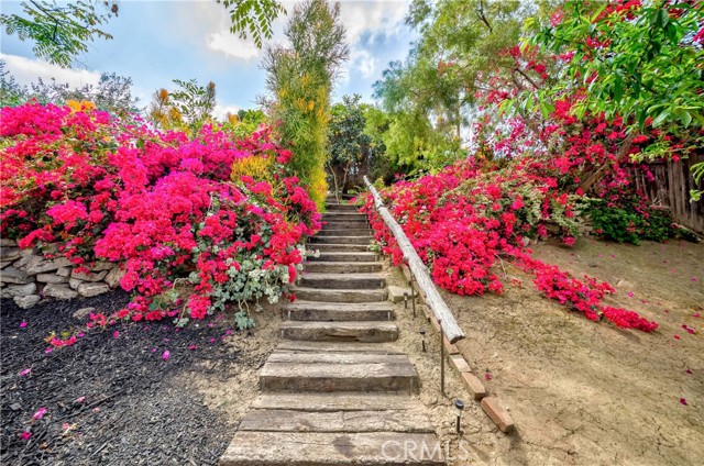 Detail Gallery Image 5 of 58 For 1901 Victoria Dr, Fullerton,  CA 92831 - 4 Beds | 3 Baths