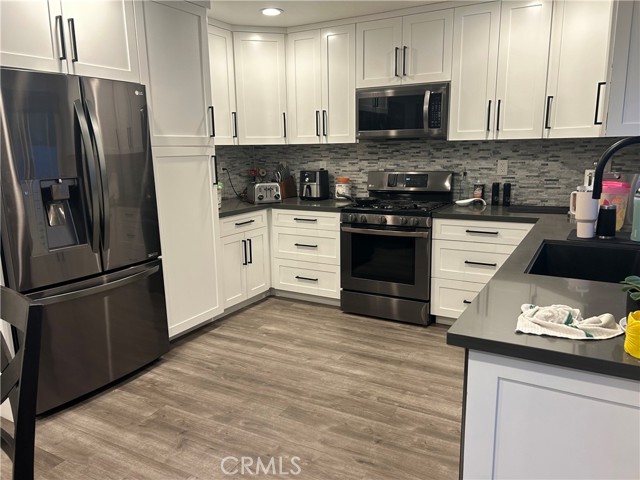 Detail Gallery Image 5 of 20 For 19 Calotte, Lake Forest,  CA 92610 - 4 Beds | 3 Baths