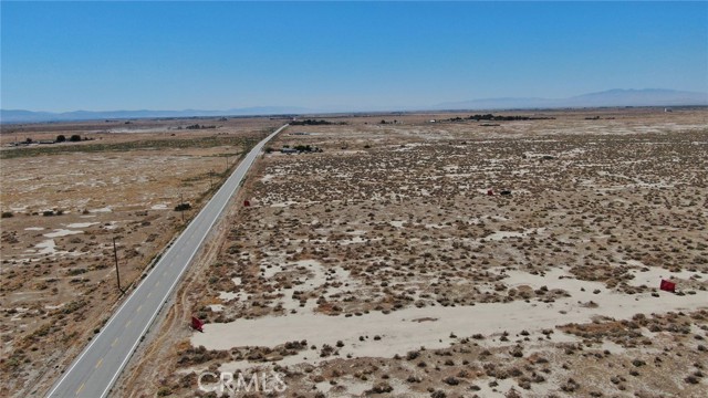 10900 Avenue H, Lancaster CA: https://media.crmls.org/medias/1298a2ff-1f2f-47b5-ae62-71efd40dd9c0.jpg