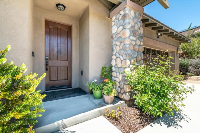 Detail Gallery Image 2 of 34 For 28645 Farrier Dr, Valencia,  CA 91354 - 4 Beds | 3/1 Baths