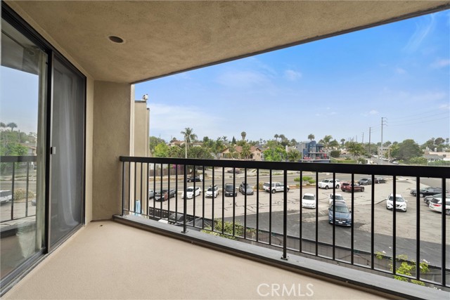 Detail Gallery Image 16 of 28 For 5190 E. Colorado Street #308,  Long Beach,  CA 90814 - 1 Beds | 1 Baths