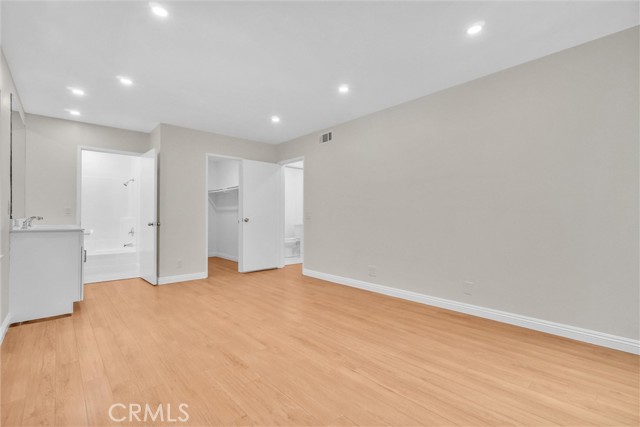 600 W 3rd Street, Santa Ana CA: https://media.crmls.org/medias/129940fb-abc4-4894-9b74-de6c654d245c.jpg