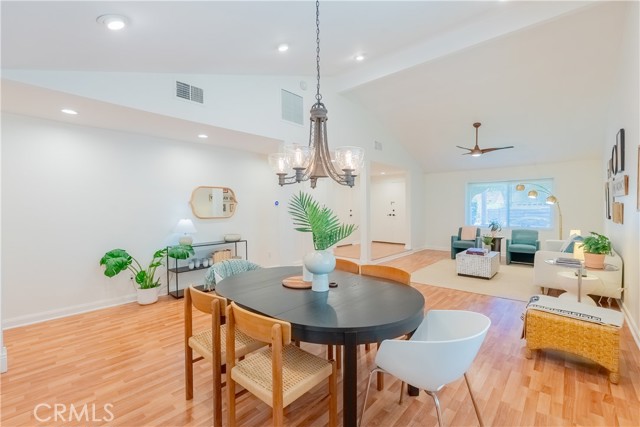 7215 Enfield Avenue, Reseda CA: https://media.crmls.org/medias/1299a702-555a-4ca3-a8bf-0e5541c006d6.jpg
