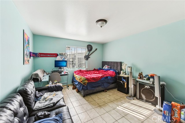 Detail Gallery Image 37 of 38 For 342 W 56th, Los Angeles,  CA 90037 - 8 Beds | 4 Baths