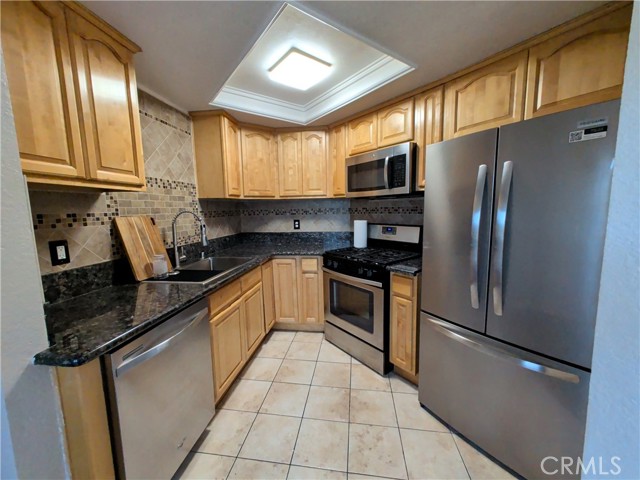 Detail Gallery Image 3 of 12 For 779 Gianni, Corona,  CA 92879 - 2 Beds | 1 Baths