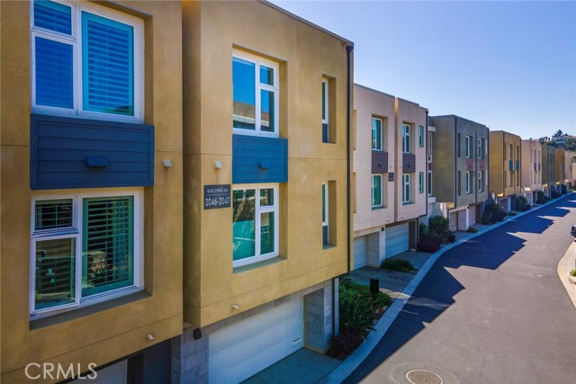 Detail Gallery Image 2 of 22 For 2047 Doheny Way, Dana Point,  CA 92629 - 3 Beds | 4 Baths