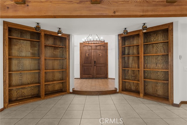 Detail Gallery Image 9 of 75 For 3185 Sonrisa, Corona,  CA 92881 - 7 Beds | 6/1 Baths