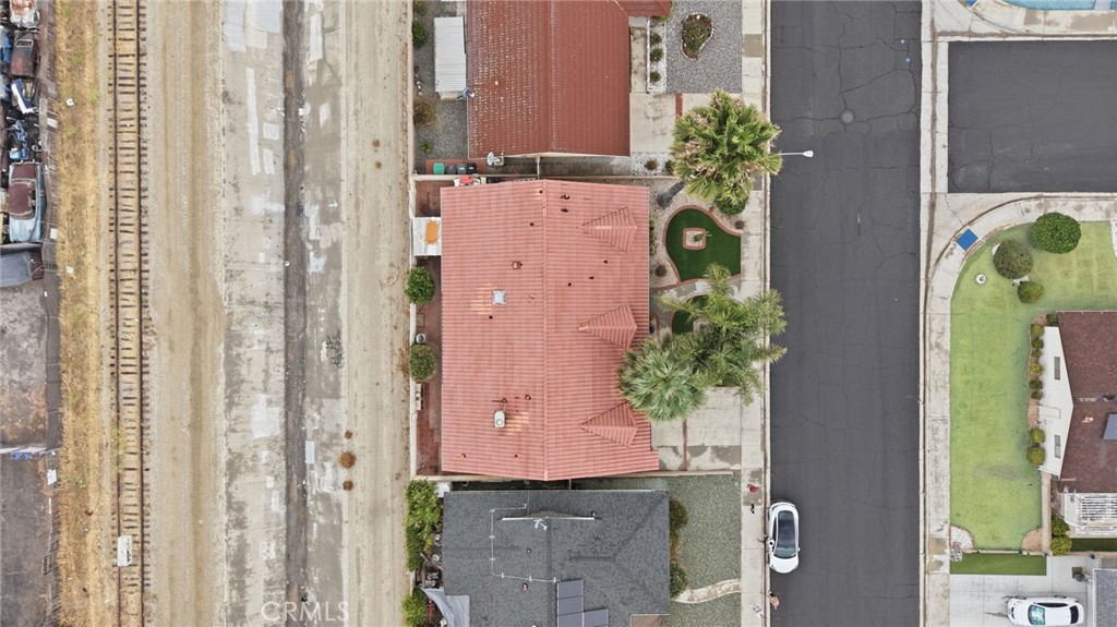 https://media.crmls.org/medias/129bcd48-6871-4852-91c4-c3667a62854f.jpg?preset=X-Large