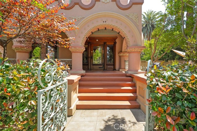 405 W Olive Avenue, Redlands CA: https://media.crmls.org/medias/129ca492-7b98-4c43-bc4e-cd9367222c5c.jpg
