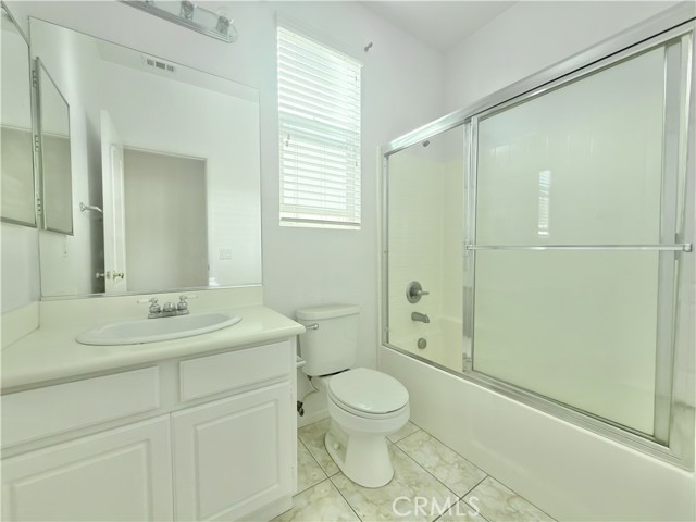 Detail Gallery Image 14 of 27 For 34619 Chinaberry, Winchester,  CA 92596 - 5 Beds | 3 Baths