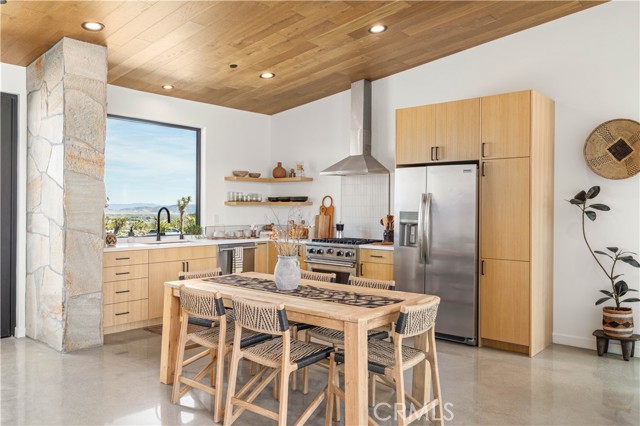 Detail Gallery Image 9 of 34 For 6738 Saddleback, Joshua Tree,  CA 92252 - 2 Beds | 2 Baths