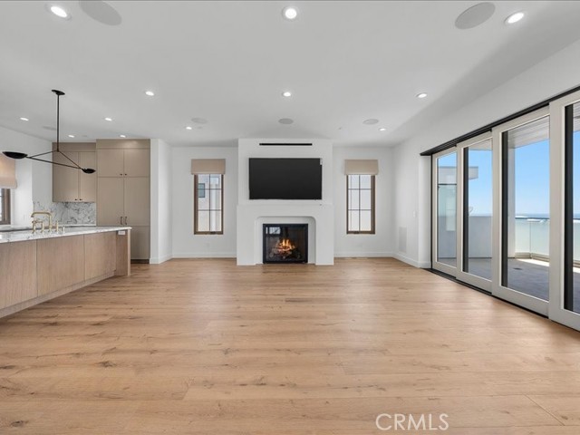 Detail Gallery Image 6 of 61 For 505 Bayview Dr, Manhattan Beach,  CA 90266 - 3 Beds | 3/1 Baths