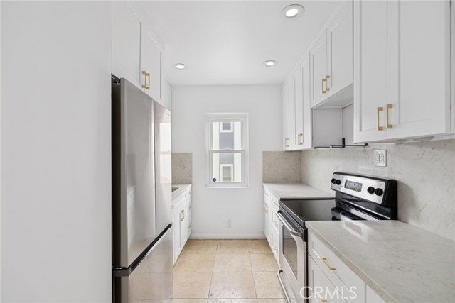 Detail Gallery Image 3 of 8 For 245 Aster St #7,  Laguna Beach,  CA 92651 - 2 Beds | 1 Baths