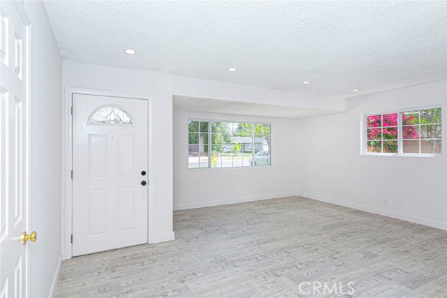 22504 Hartland St, West Hills CA: https://media.crmls.org/medias/129f9c70-0aed-4dc3-9b07-ac6bfb08ec6e.jpg
