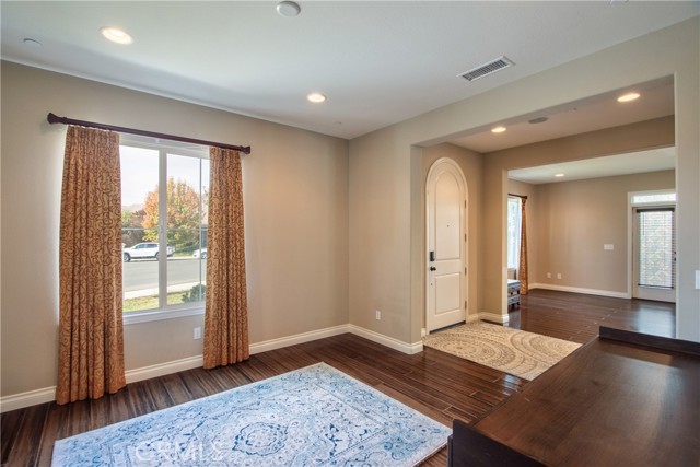 Detail Gallery Image 8 of 74 For 27916 Huron Ct, Menifee,  CA 92585 - 5 Beds | 3/1 Baths