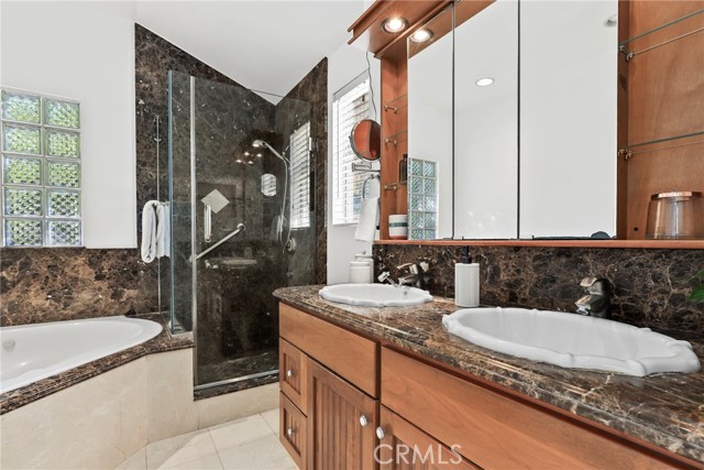 1870 N Arroyo Boulevard, Pasadena CA: https://media.crmls.org/medias/12a0427e-f3c0-465a-a927-20d880c2ae6b.jpg