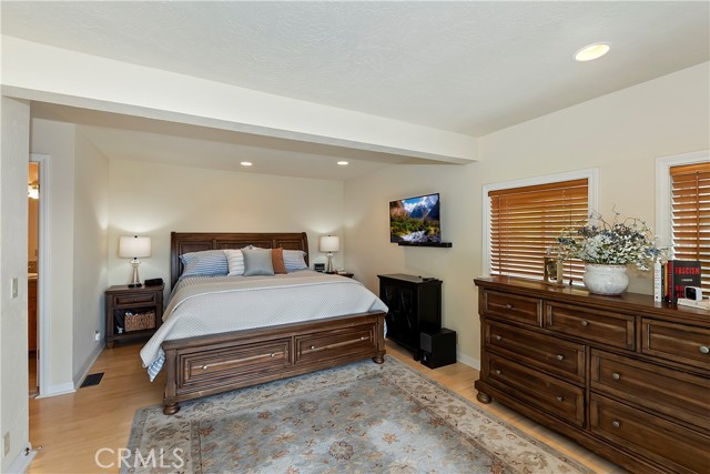 Detail Gallery Image 27 of 65 For 27720 St Bernard Ln, Lake Arrowhead,  CA 92352 - 4 Beds | 3 Baths