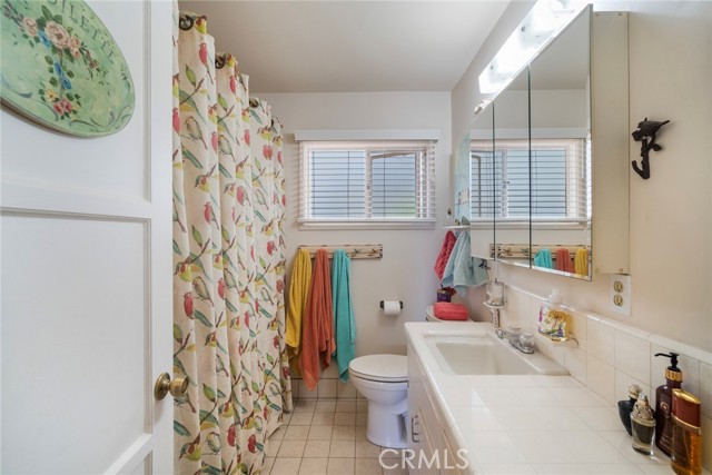 30802 Marilyn Drive, Laguna Beach CA: https://media.crmls.org/medias/12a12286-4f2d-4e63-ac40-54c610b3273e.jpg