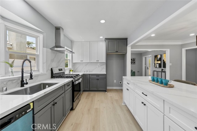8460 Truxton Avenue, Los Angeles CA: https://media.crmls.org/medias/12a16740-be87-49e7-8685-22521b614da8.jpg