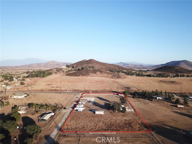 33761 Leon Rd, Winchester CA: https://media.crmls.org/medias/12a214c8-aad8-40bb-8e7d-2790c8beac2d.jpg