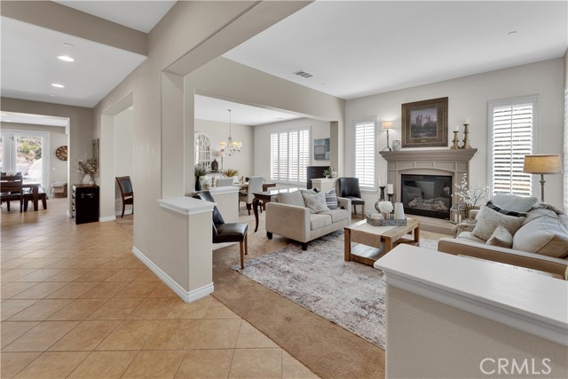 14668 Stageline Lane, Fontana CA: https://media.crmls.org/medias/12a23cef-1e2c-4d7a-9c70-477b10408554.jpg