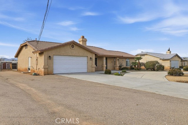 Detail Gallery Image 5 of 48 For 16647 Elm St, Hesperia,  CA 92345 - 4 Beds | 3 Baths