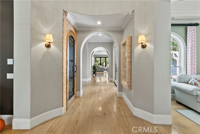 Detail Gallery Image 3 of 54 For 23 Boardwalk, Newport Beach,  CA 92660 - 6 Beds | 4/2 Baths