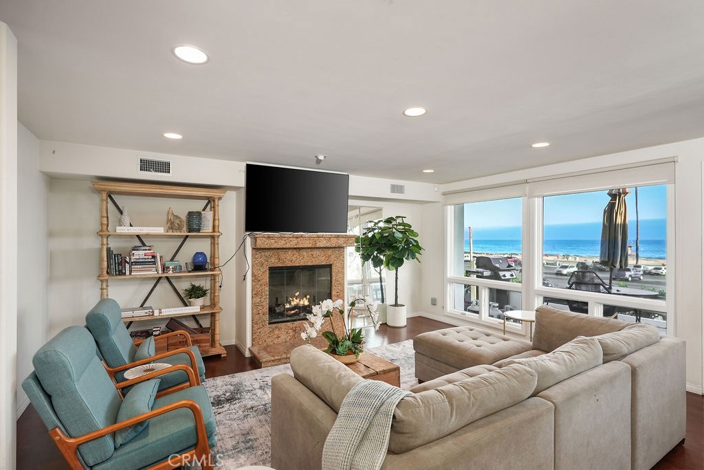 3036 Breakers Drive