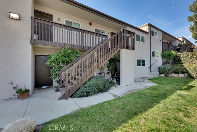 Detail Gallery Image 2 of 28 For 17847 Beneda #16,  Canyon Country,  CA 91351 - 2 Beds | 2 Baths