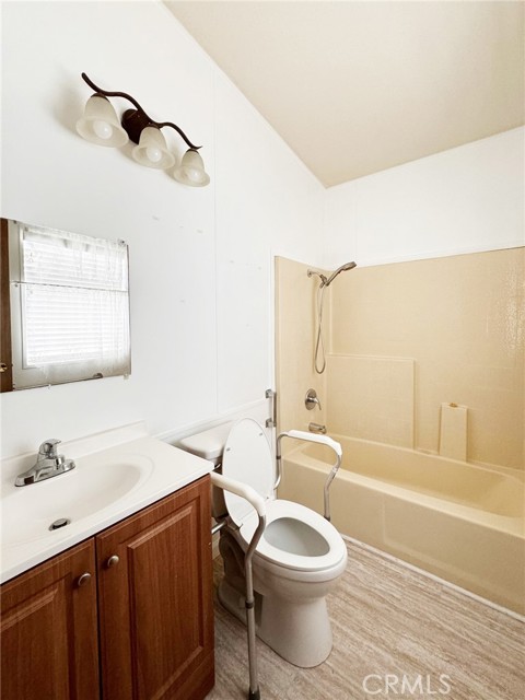 Detail Gallery Image 14 of 20 For 1701 Dinuba Ave #174,  Selma,  CA 93662 - 2 Beds | 2 Baths