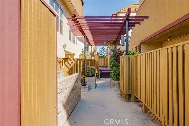 Detail Gallery Image 22 of 26 For 1026 S Marengo Ave #4,  Alhambra,  CA 91803 - 3 Beds | 2/1 Baths