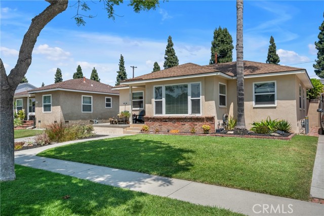 5522 Briercrest Avenue, Lakewood CA: https://media.crmls.org/medias/12a34189-4d54-45f9-b3be-f0b4464cdeb5.jpg