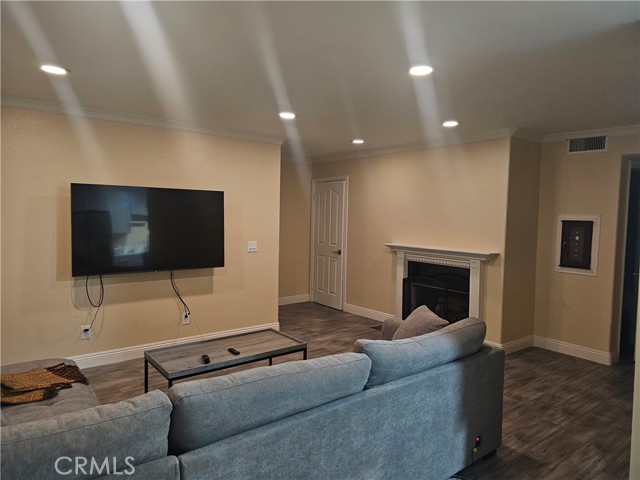 Detail Gallery Image 2 of 11 For 23635 Golden Springs Dr 4b,  Diamond Bar,  CA 91765 - 2 Beds | 2 Baths