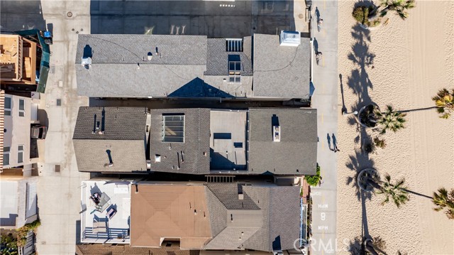 1510 W Oceanfront, Newport Beach CA: https://media.crmls.org/medias/12a4036c-e44b-43c4-b38d-fbc2f14a67e0.jpg