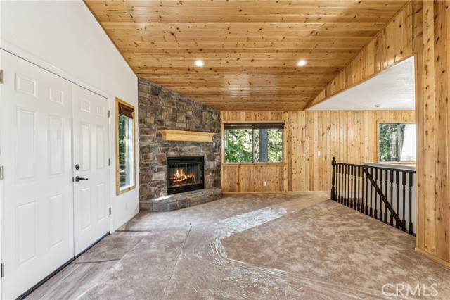 560 Rose Lane, Twin Peaks, CA 92391