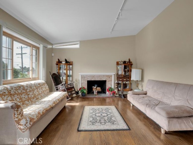 Detail Gallery Image 11 of 20 For 5619 Doremus Ave, Richmond,  CA 94805 - 4 Beds | 2 Baths