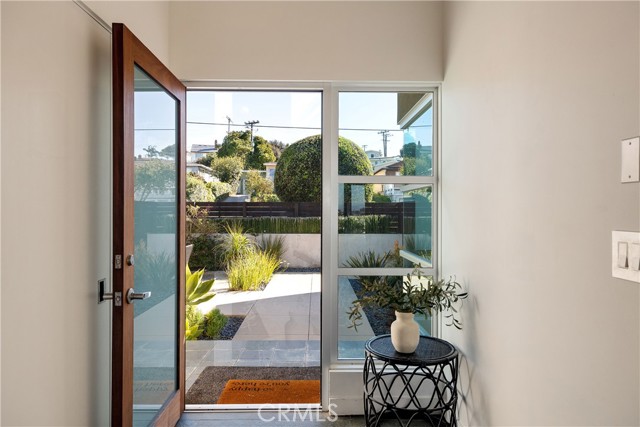 Detail Gallery Image 19 of 39 For 409 Calle Mayor, Redondo Beach,  CA 90277 - 3 Beds | 2/1 Baths