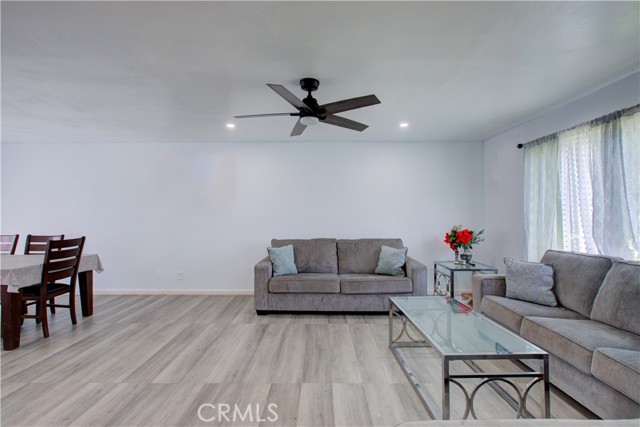 180 Churchill Place, Gilroy CA: https://media.crmls.org/medias/12a520f9-12eb-4d55-b13a-869823c6c43b.jpg
