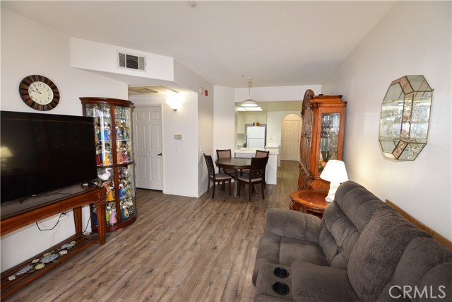 Detail Gallery Image 6 of 17 For 130 S Barranca St #209,  West Covina,  CA 91791 - 1 Beds | 1 Baths